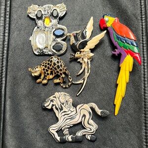 Colorful Animal Brooch Set